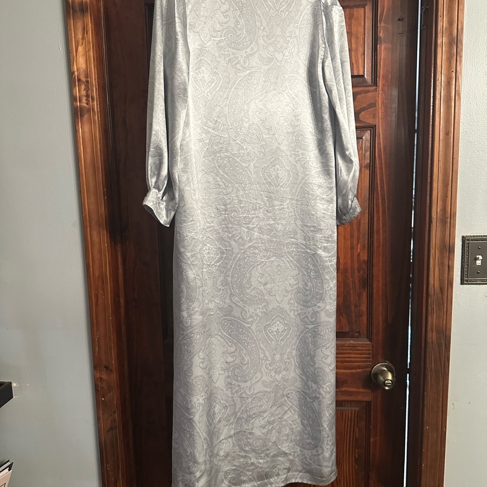 Elegant Gray Women's Robe - Picture 2 of 4